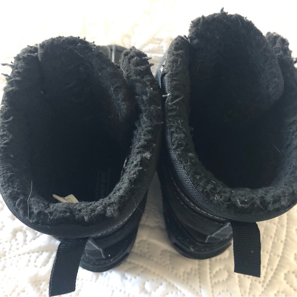 Boy’s Lands’ End Expedition Insulated Winter Boots, size 4 - Picture 8 of 9